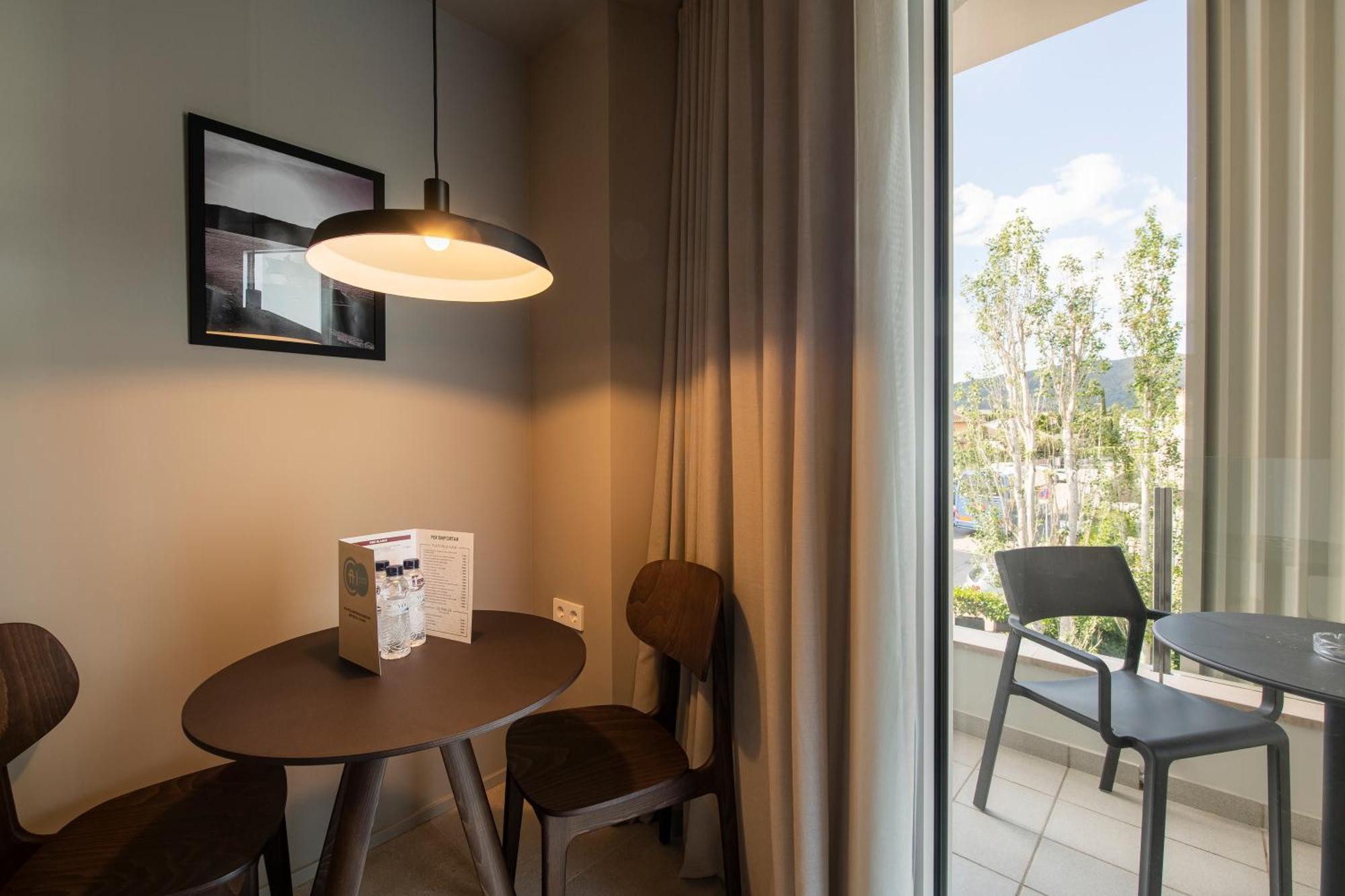 Apartaments La Carpa Banyoles Exterior foto